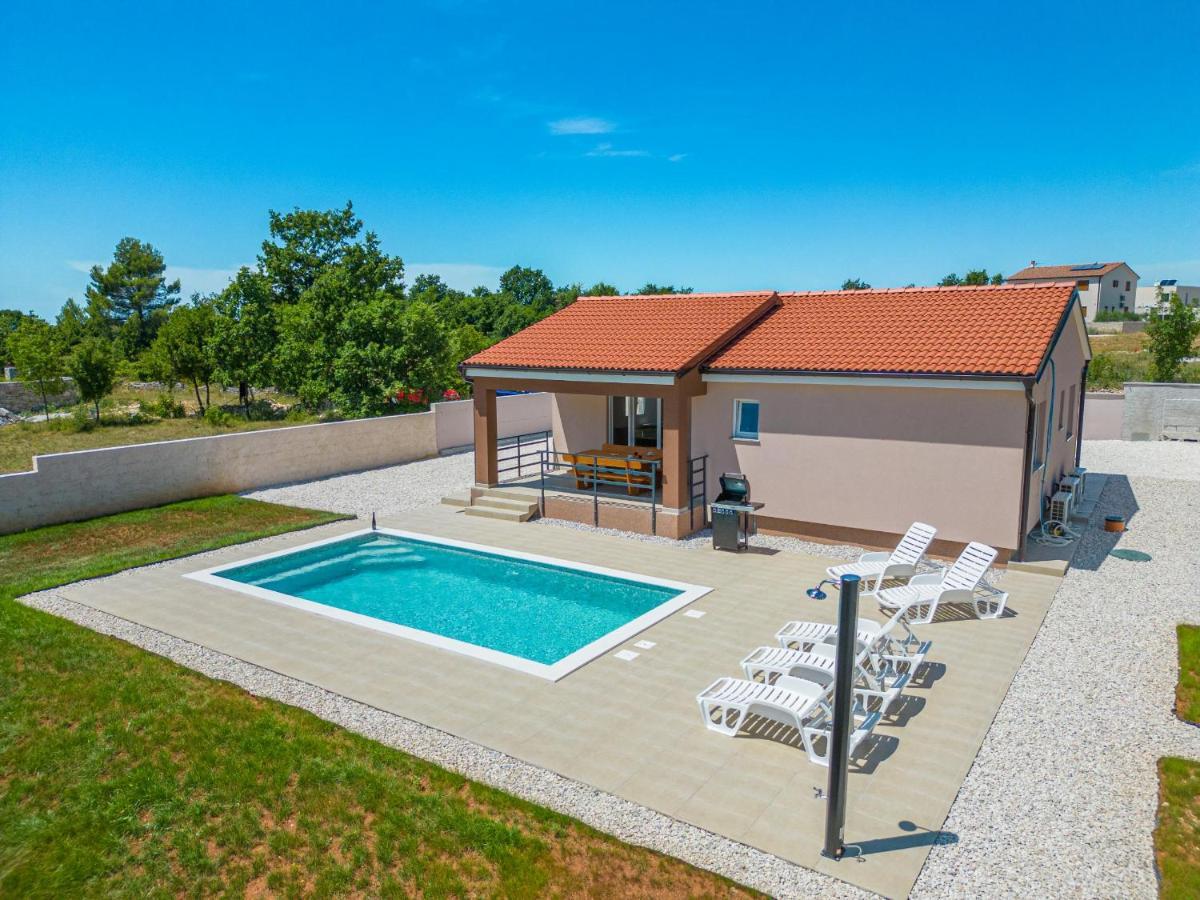 Villa Stocozzi สเวตวินเชนัต ภายนอก รูปภาพ